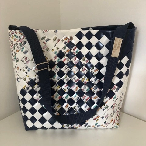 Individuell geflochtene Tasche aus robuster LKW-Plane – Beispiel 2