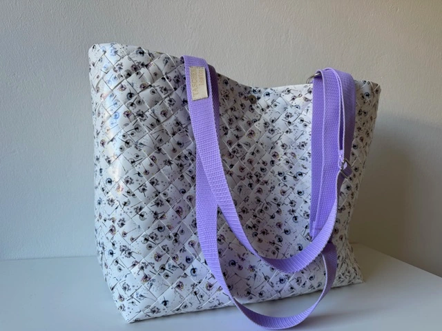 Individuell geflochtene Tasche aus robuster LKW-Plane – Beispiel 10
