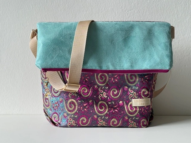 Fold-over Bag mit sicherer Umschlagklappe – Foto 6