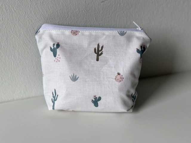 Waschbare Kosmetiktasche aus farbigem Stoff – Beispiel 11